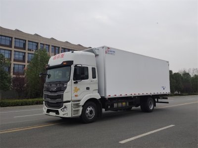 江淮格爾發A5X，（7.7米）冷藏車